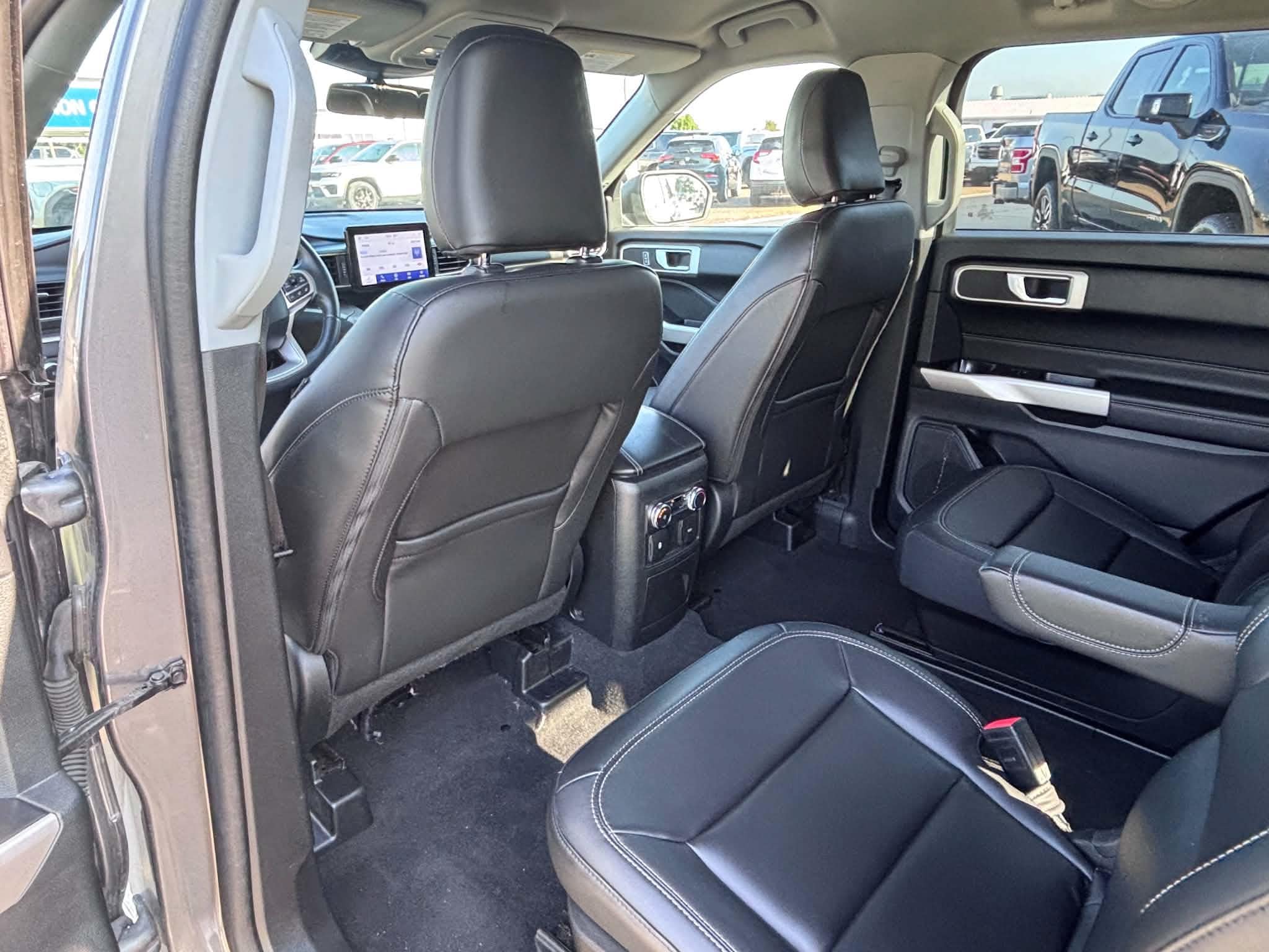 2022 Ford Explorer XLT - Photo 15