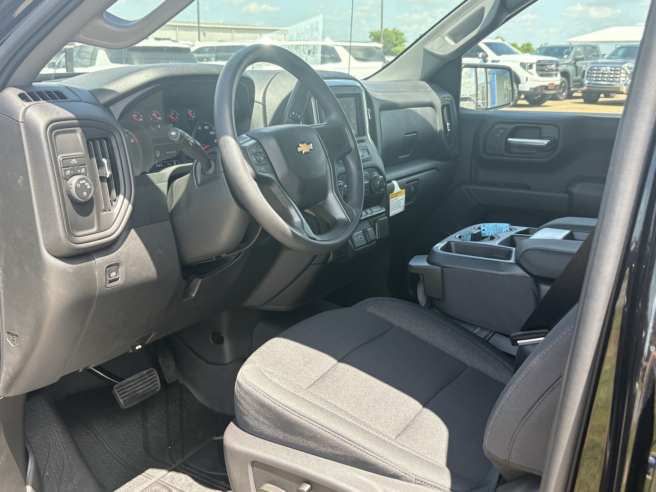 2026 Chevrolet Silverado 1500 Custom - Photo 10