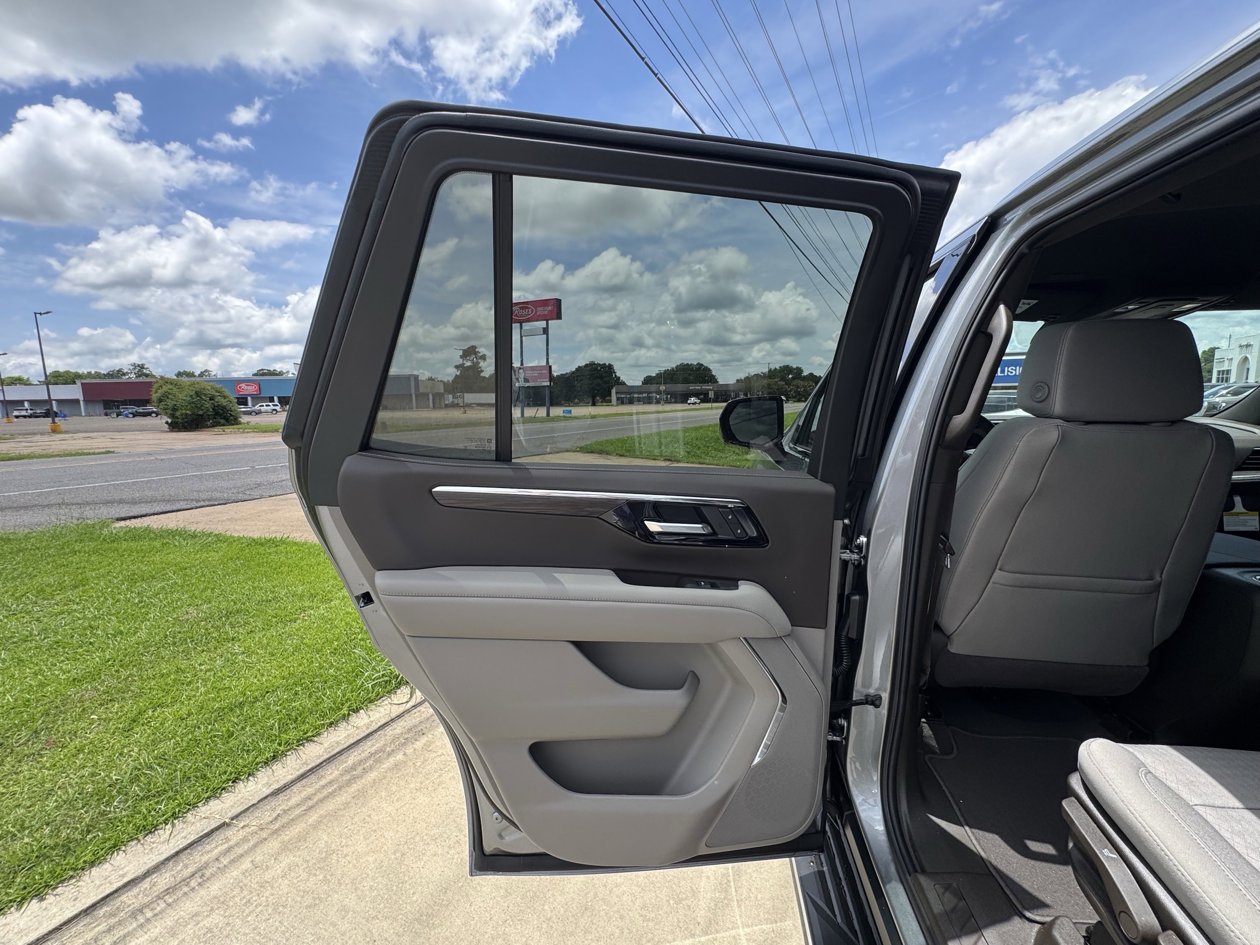 2026 Chevrolet Tahoe LS - Photo 15