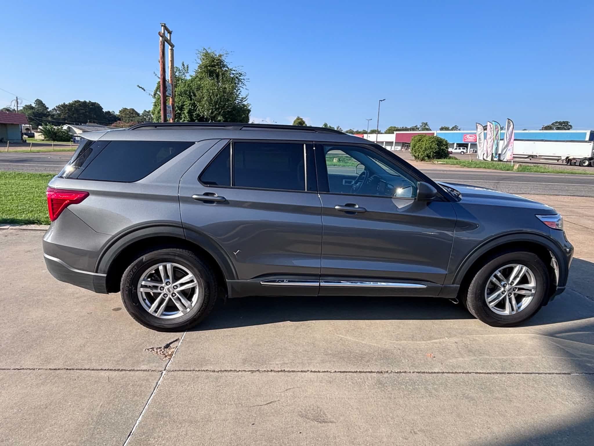 2022 Ford Explorer XLT - Photo 9