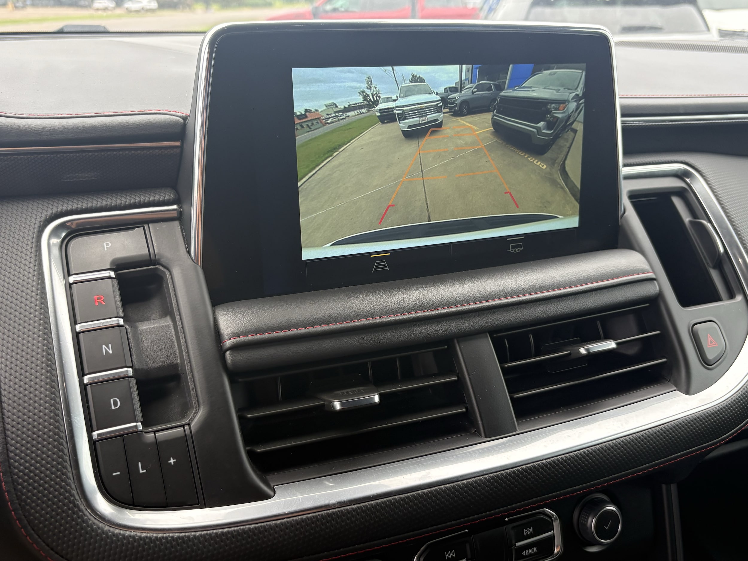 2024 Chevrolet Suburban RST - Photo 14
