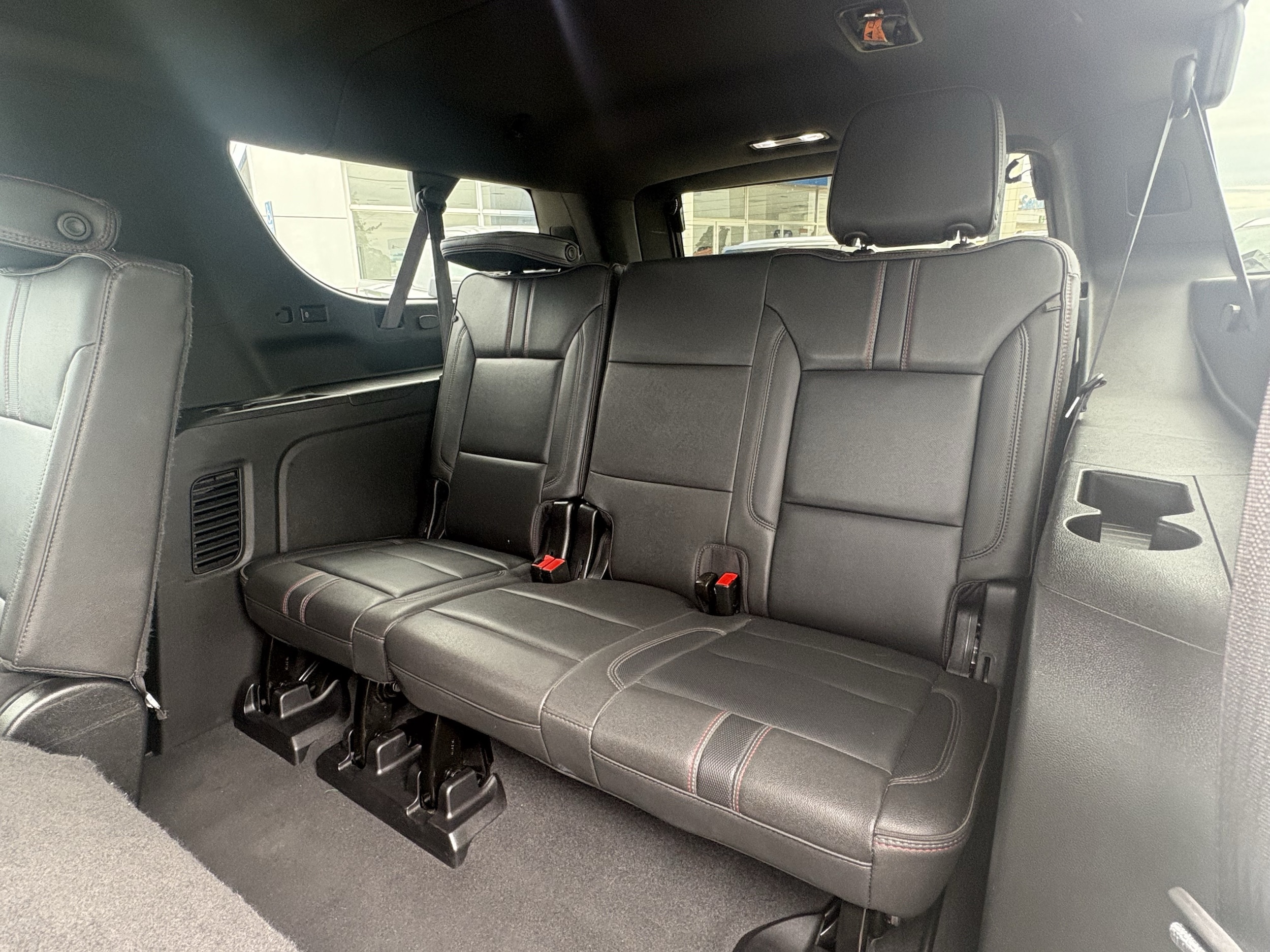 2024 Chevrolet Suburban RST - Photo 17