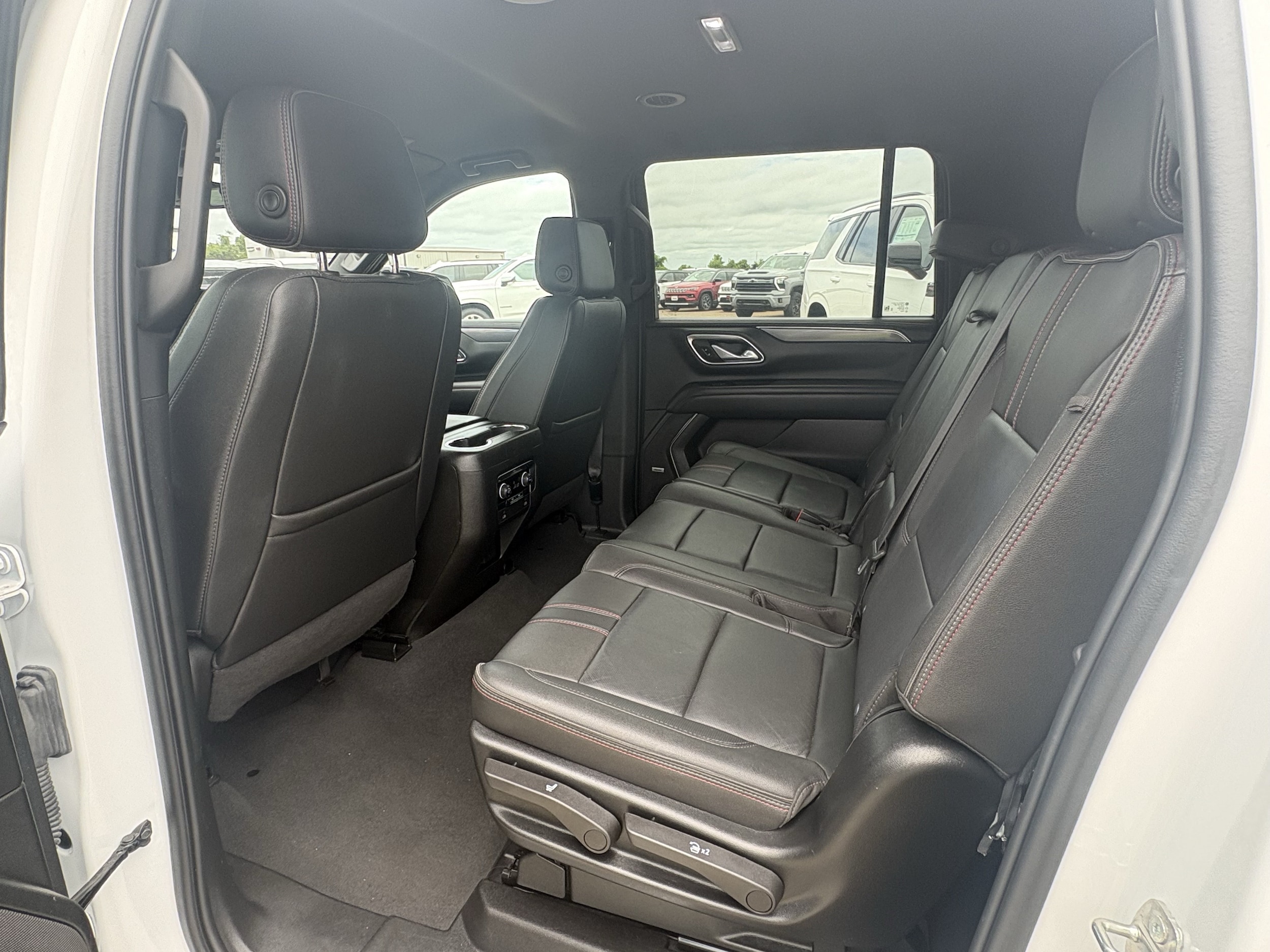 2024 Chevrolet Suburban RST - Photo 16