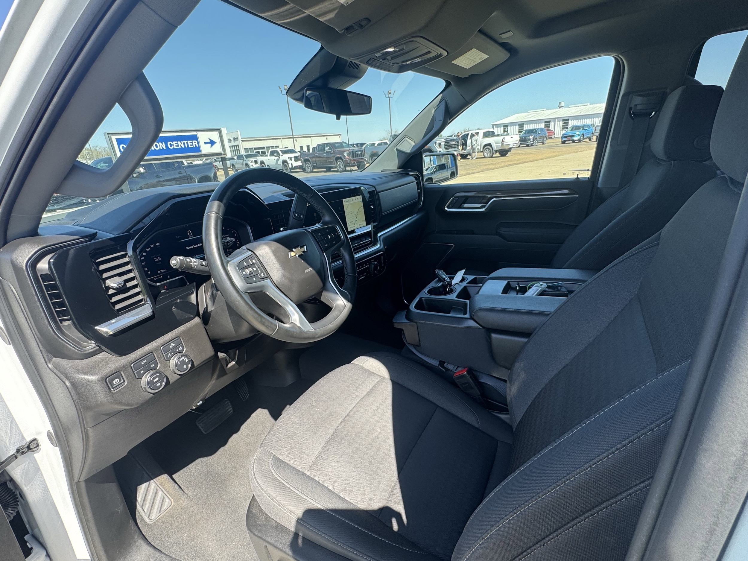 2025 Chevrolet Silverado 1500 LT - Photo 10