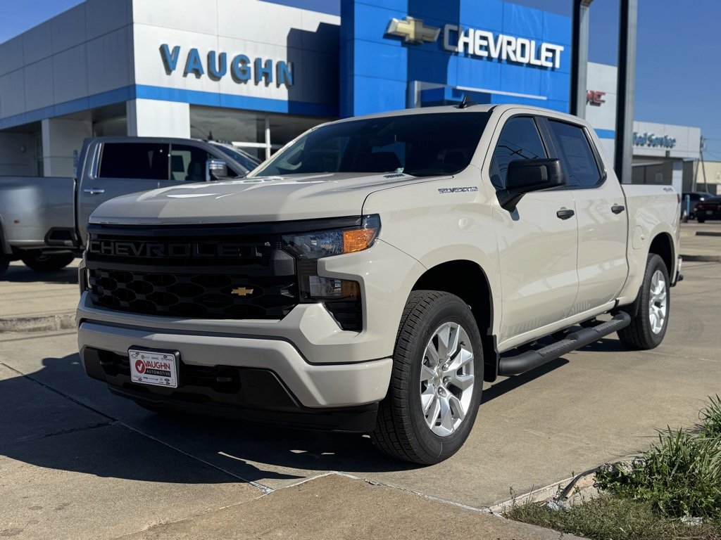 2026 Chevrolet Silverado Base's photo