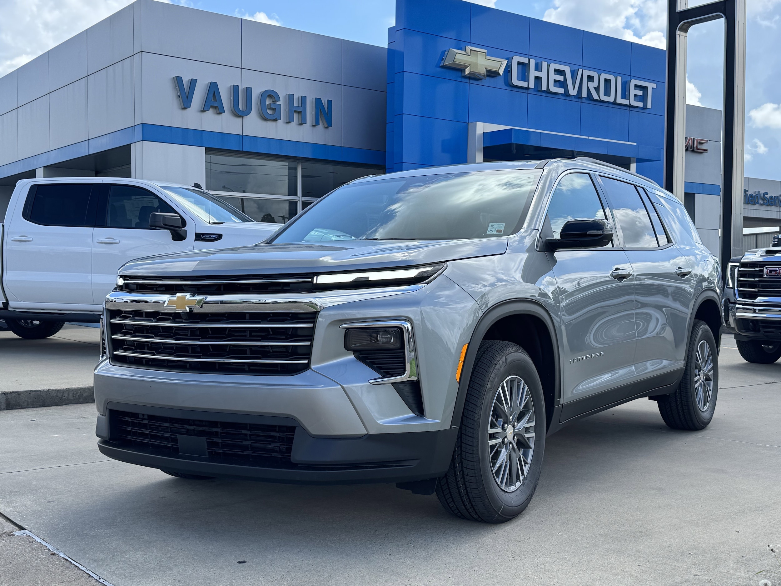 2026 Chevrolet Traverse FWD LT's photo