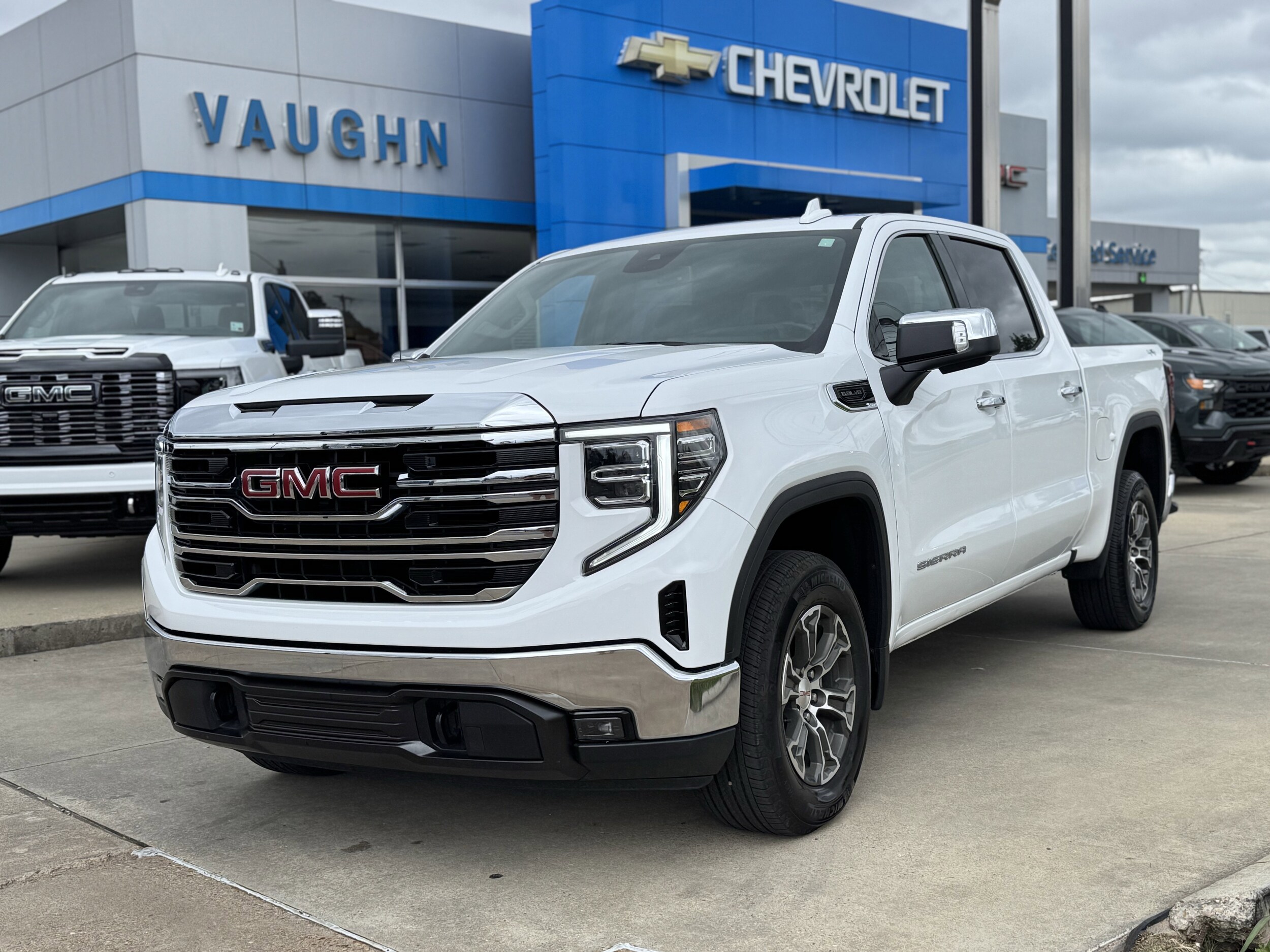 2026 GMC Sierra 4WD Crew Cab Short Box SLT's photo