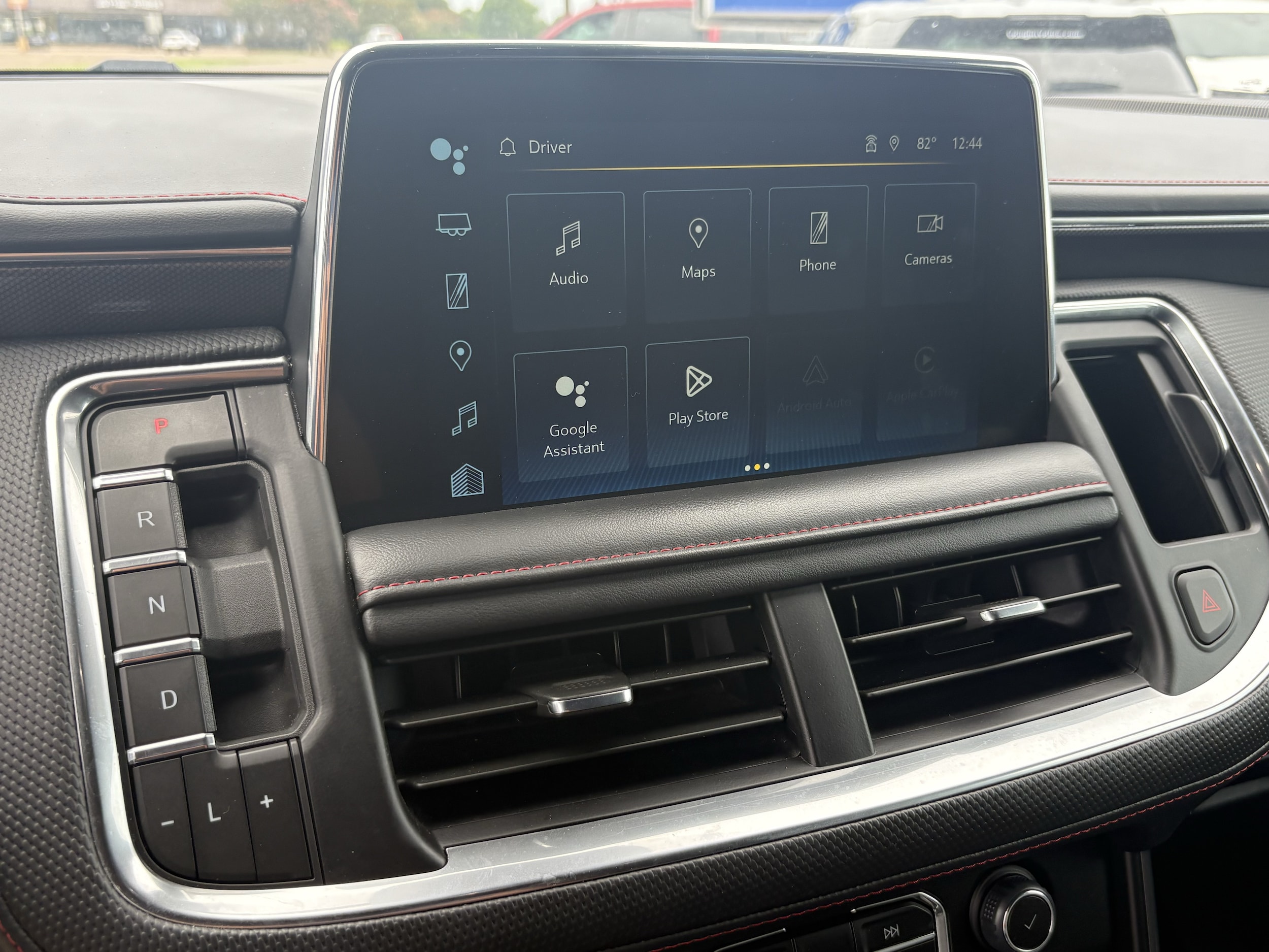 2024 Chevrolet Suburban RST - Photo 13