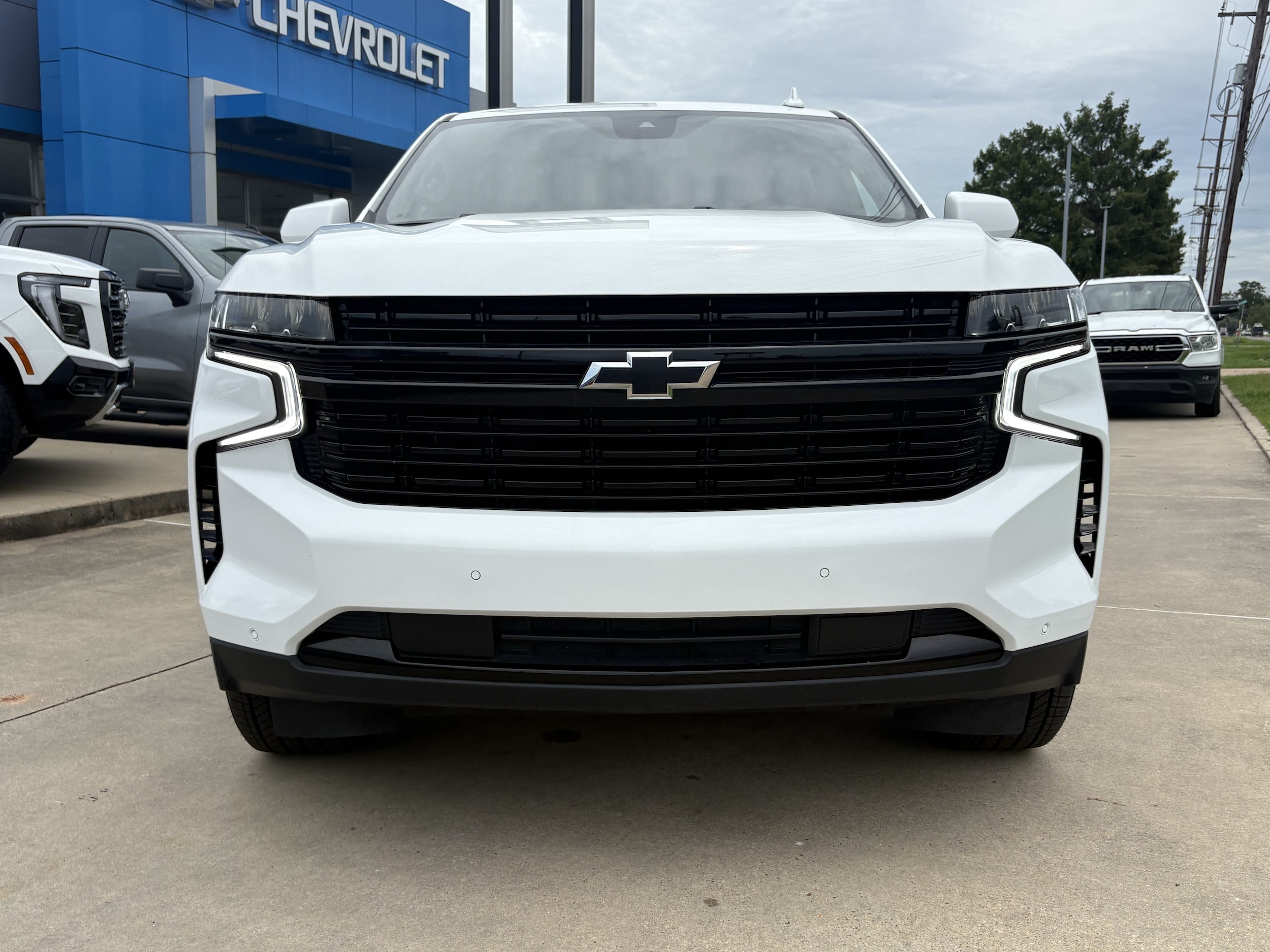 2024 Chevrolet Suburban RST - Photo 7
