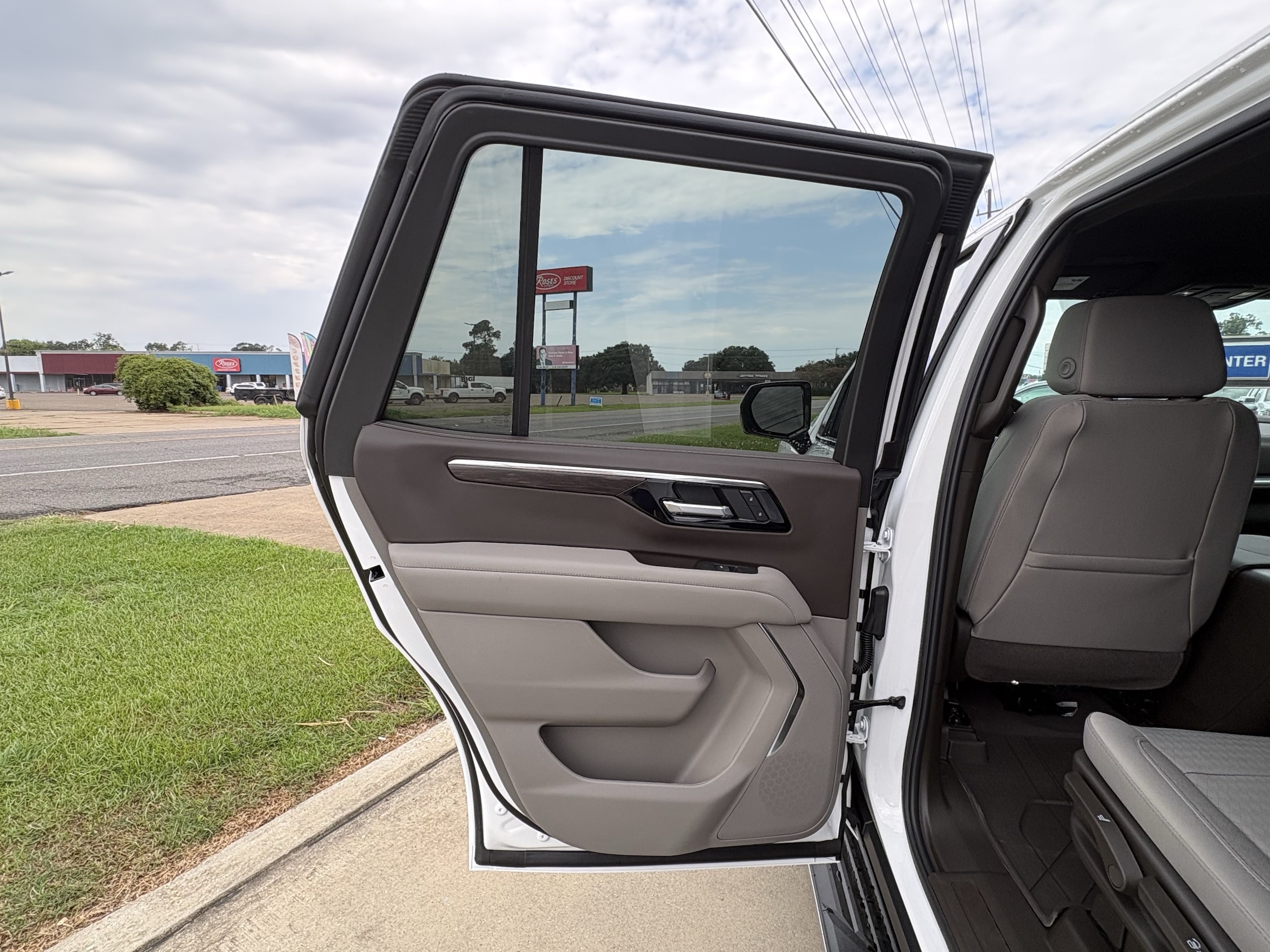 2026 Chevrolet Tahoe LS - Photo 13