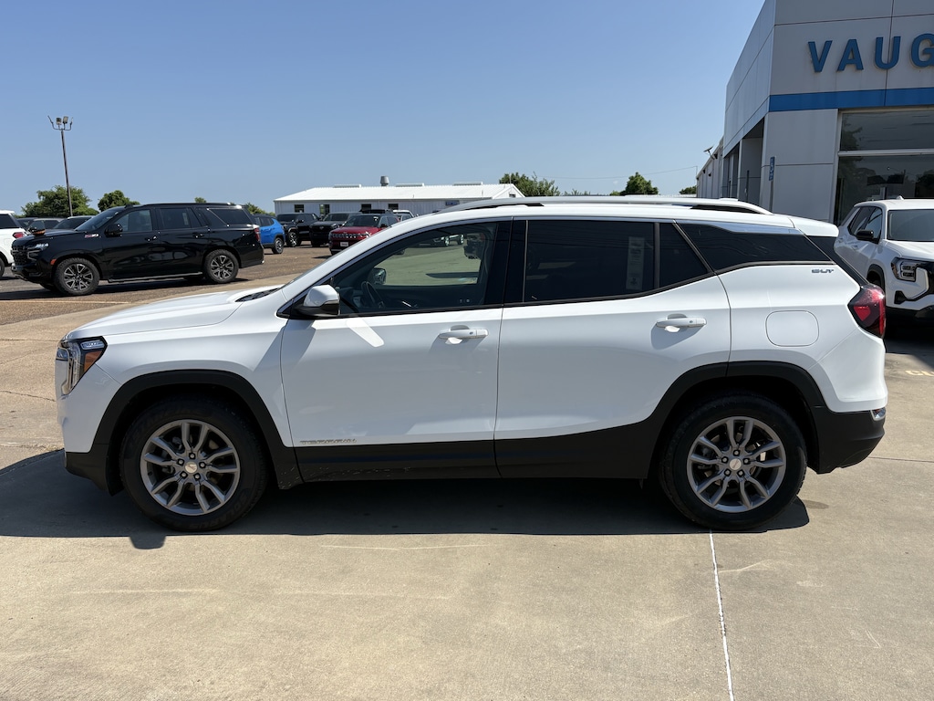 Used 2024 GMC Terrain SLT SUV