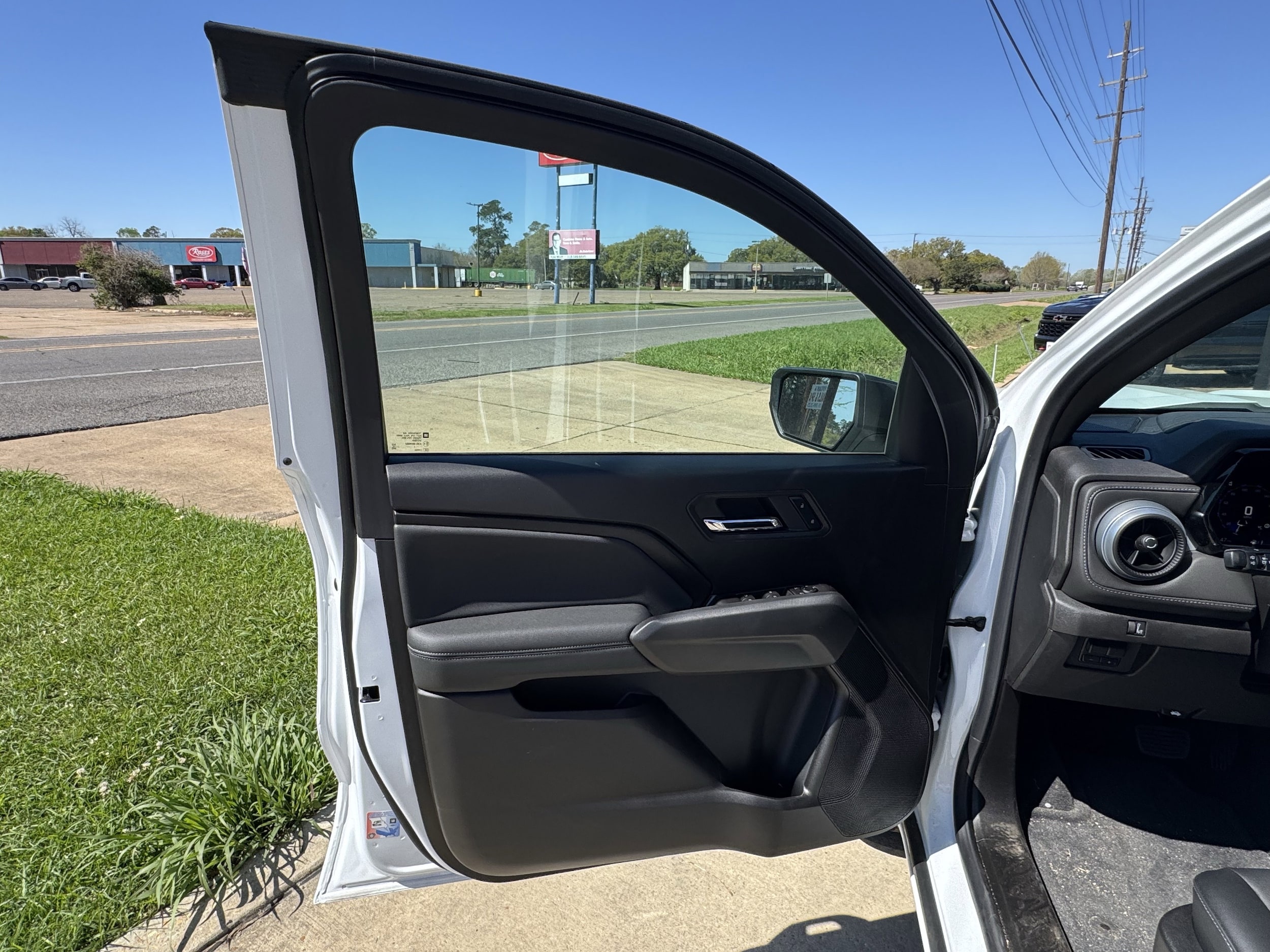 2026 Chevrolet Colorado LT - Photo 9