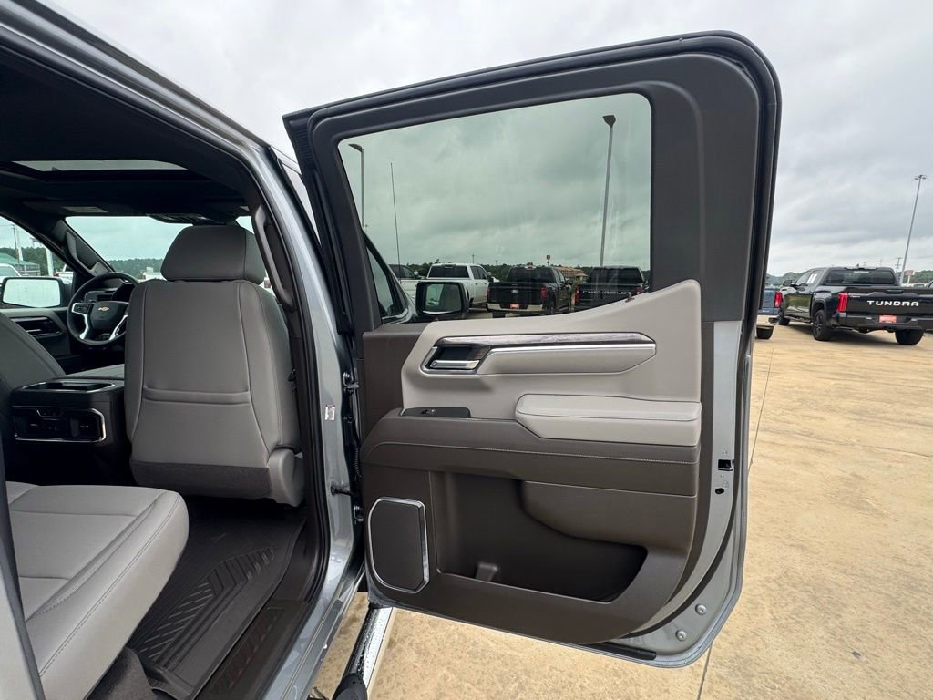 2026 Chevrolet Silverado 1500 LTZ - Photo 19
