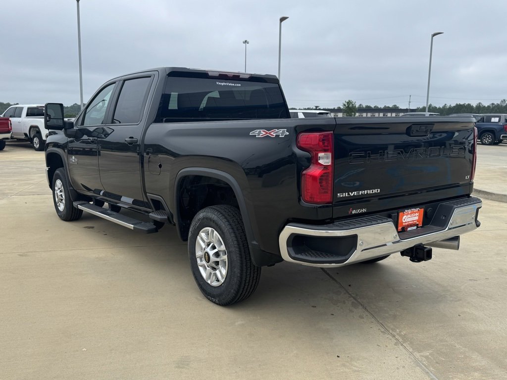 2025 Chevrolet Silverado 2500HD LT photo 3