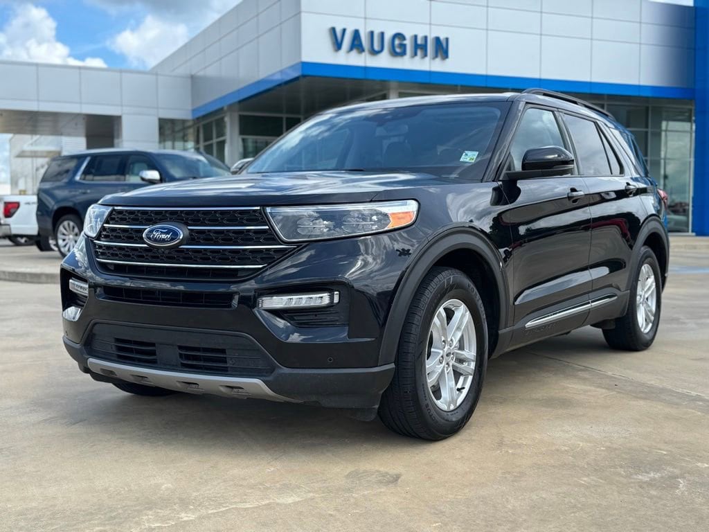 2023 Ford Explorer XLT RWD's photo