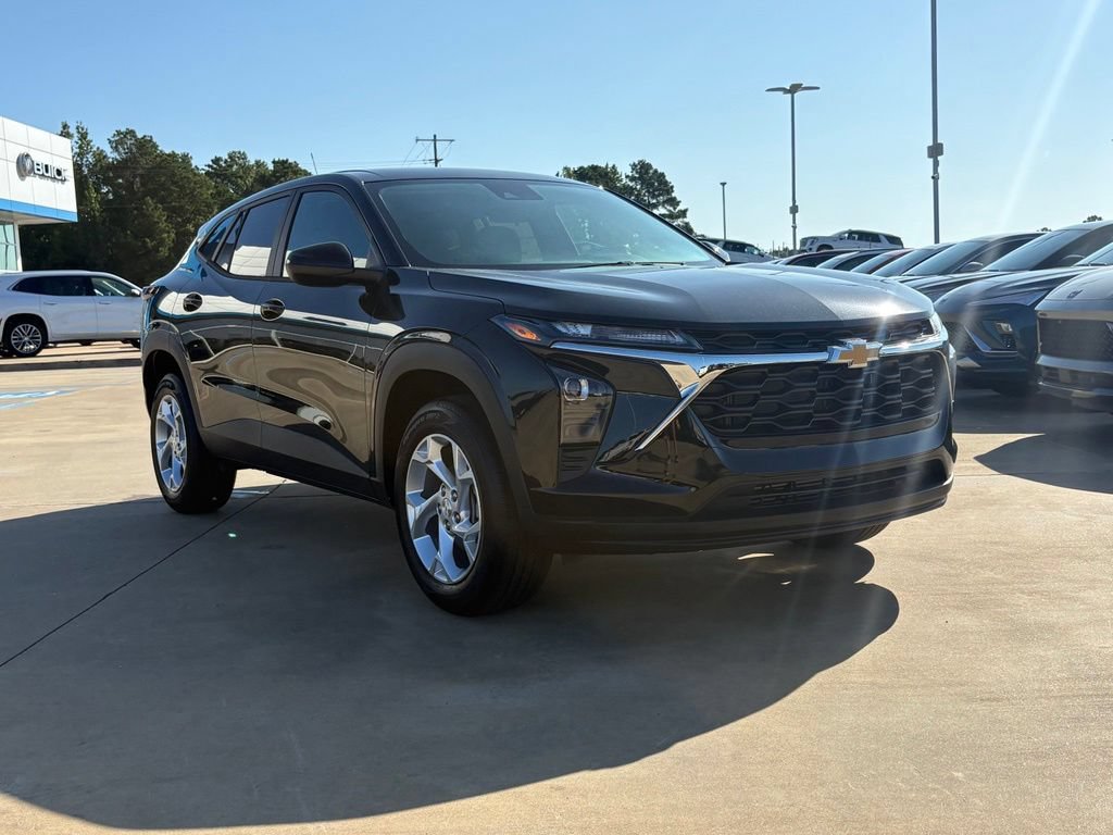 2026 Chevrolet Trax LS - Photo 6