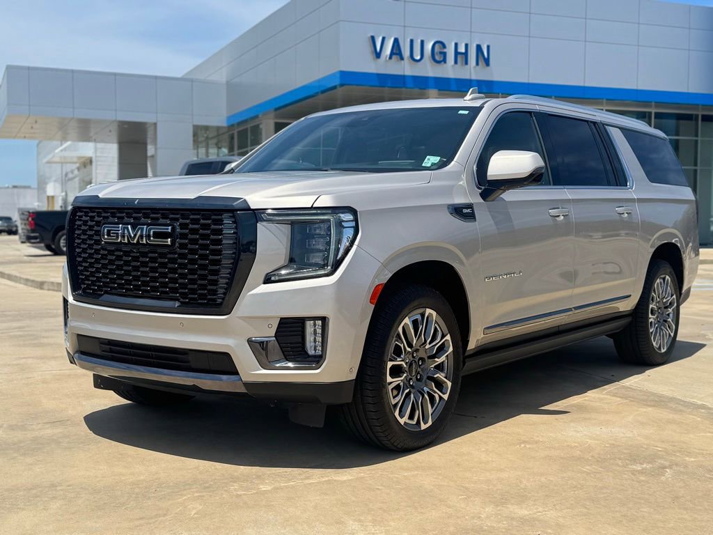 2023 GMC Yukon Denali Ultimate AWD's photo