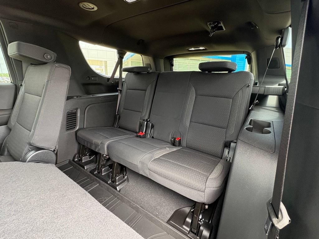 2026 Chevrolet Suburban LS - Photo 17