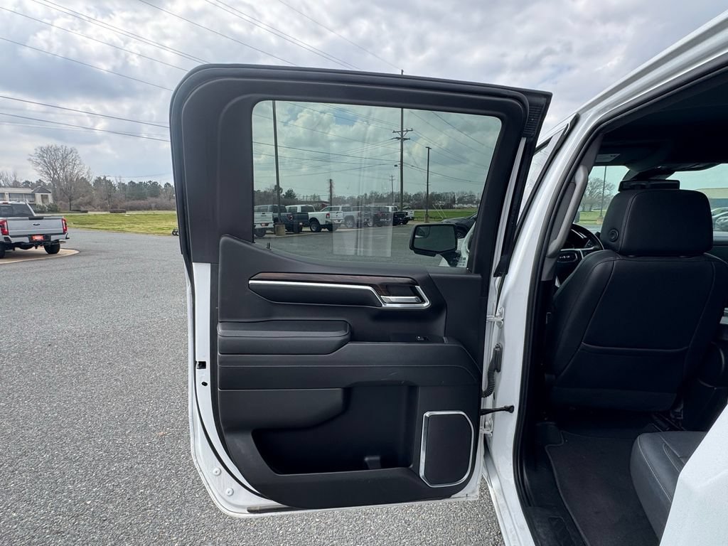 2024 GMC Sierra 1500 SLT - Photo 15