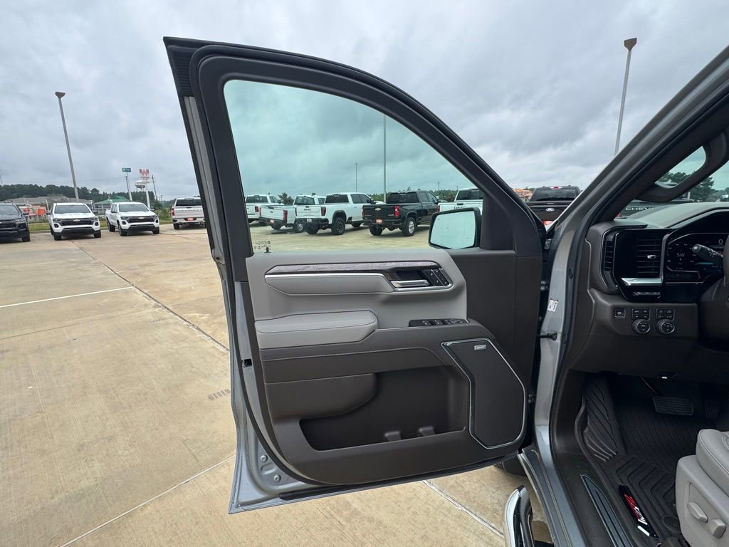 2026 Chevrolet Silverado 1500 LTZ - Photo 9