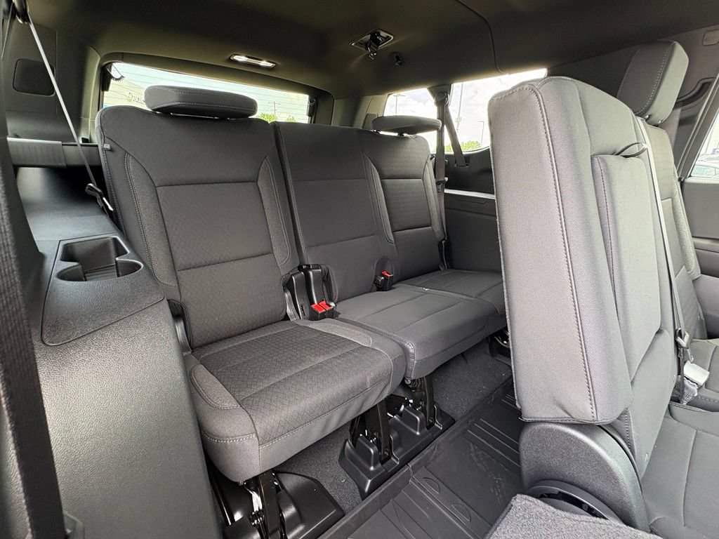 2026 Chevrolet Suburban LS - Photo 21