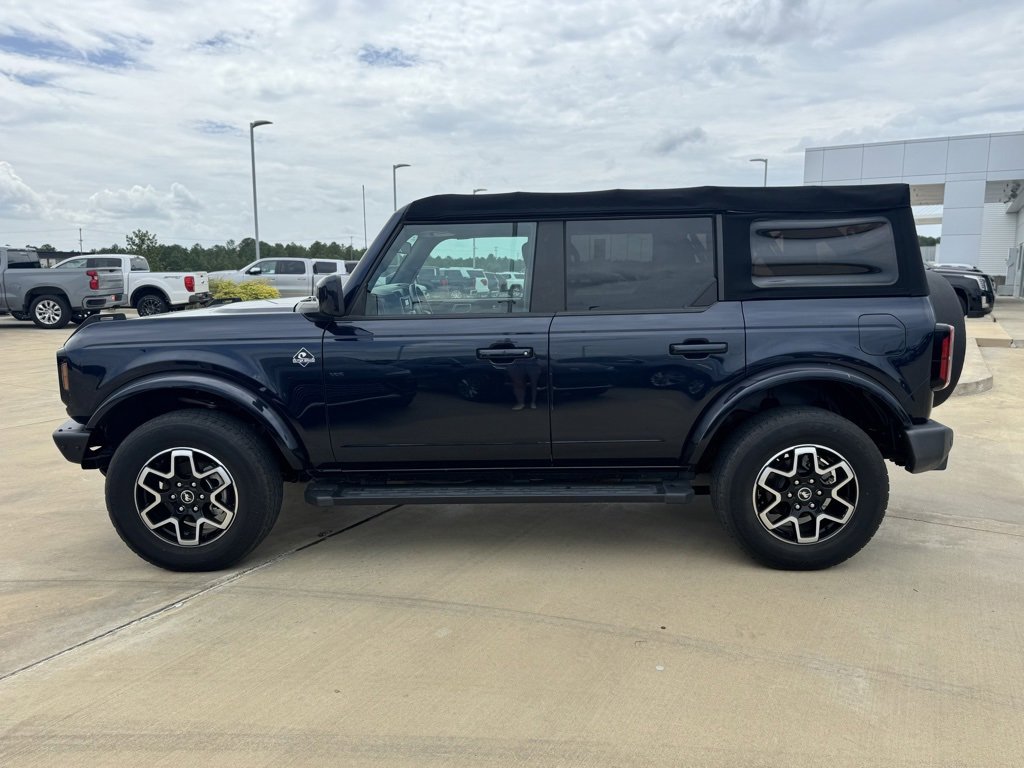 2021 Ford Bronco Outer Banks photo 2