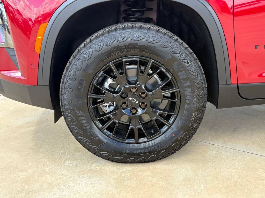2027 Chevrolet Traverse Z71 - Photo 8