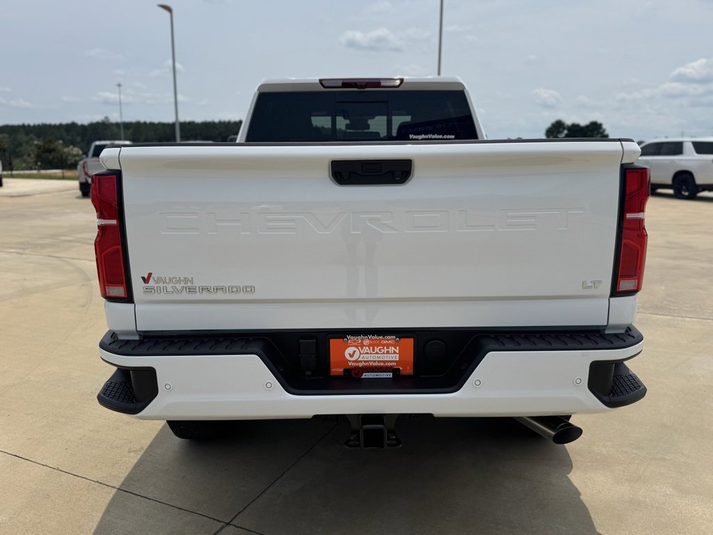 2025 Chevrolet Silverado 2500HD LT photo 3