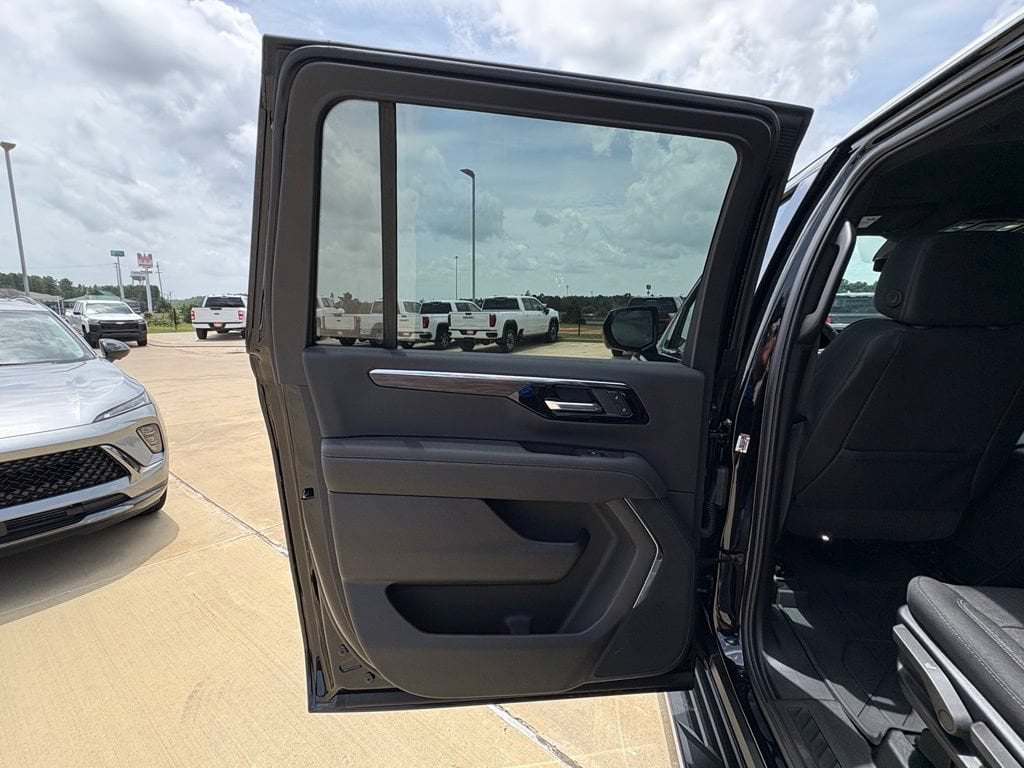 2026 Chevrolet Suburban LS - Photo 15