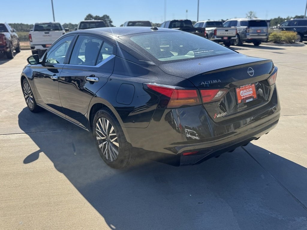 Used 2024 Nissan Altima 2.5 SV Sedan