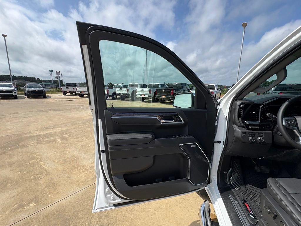 2026 Chevrolet Silverado 1500 LTZ - Photo 9