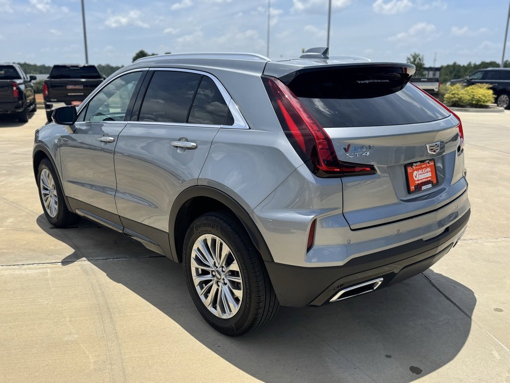 2024 Cadillac XT4 Premium Luxury photo 3