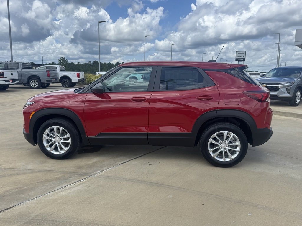 2026 Chevrolet Trailblazer LS photo 2