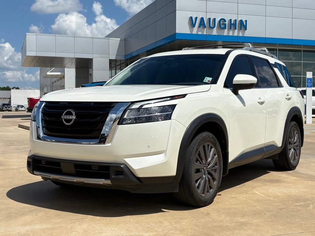 2024 Nissan Pathfinder SL