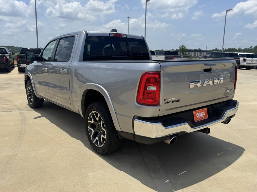 2025 Ram 1500 Laramie photo 3