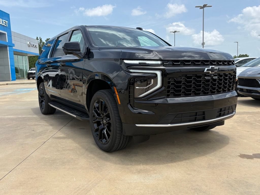 2026 Chevrolet Suburban LS - Photo 6
