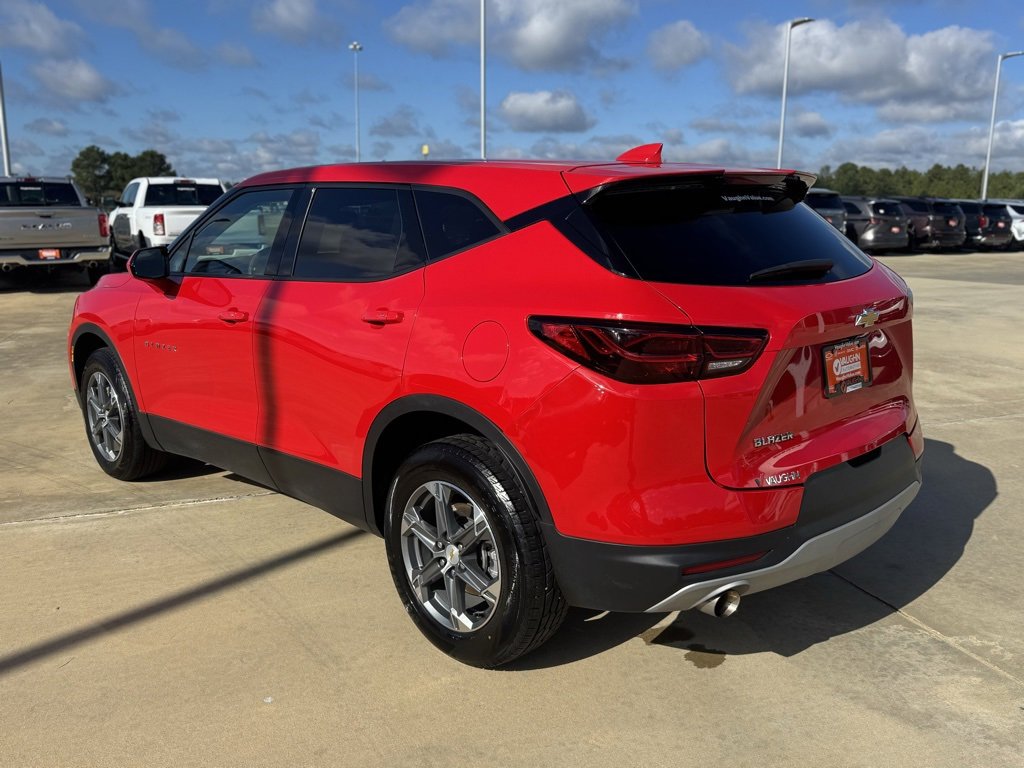 2024 Chevrolet Blazer 2LT photo 2