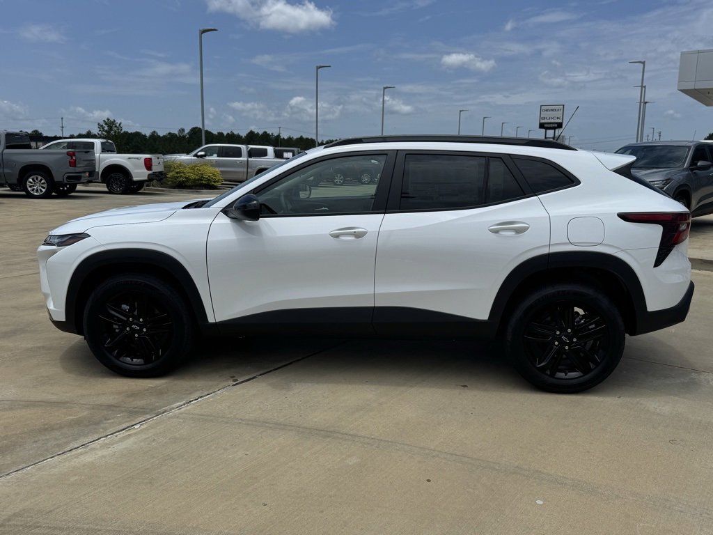 2025 Chevrolet Trax ACTIV photo 2