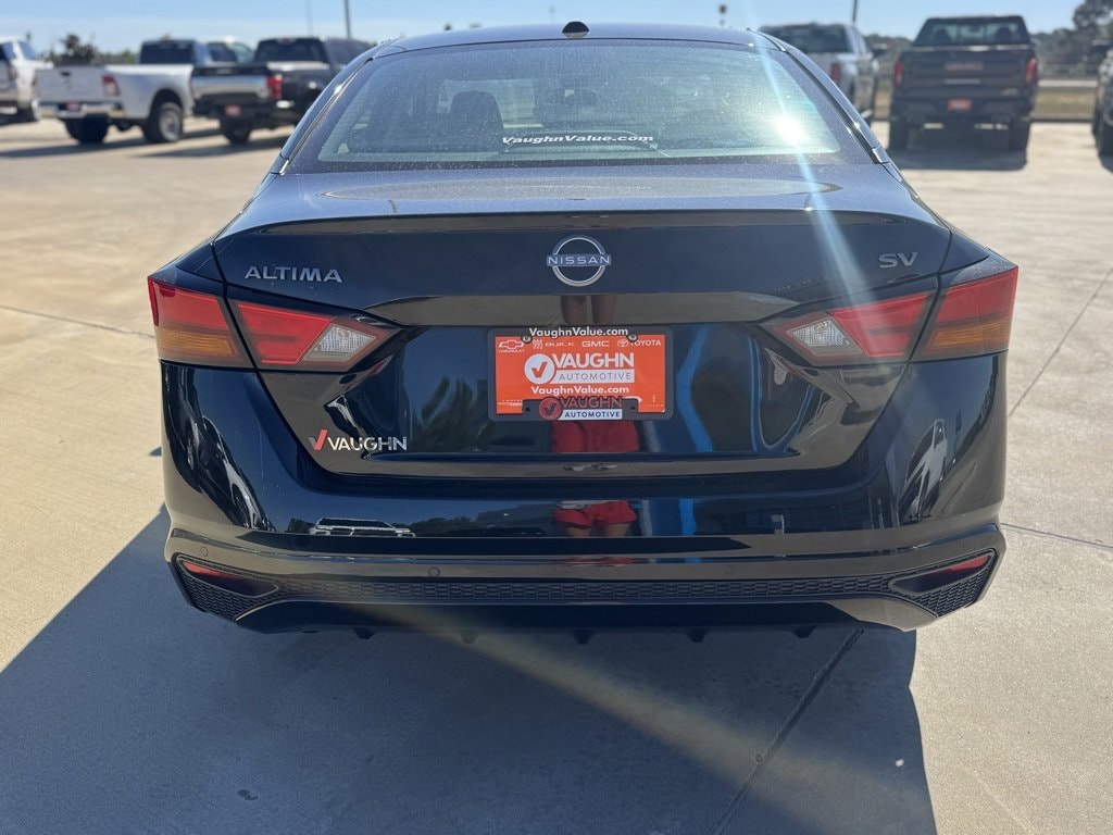 Used 2024 Nissan Altima 2.5 SV Sedan