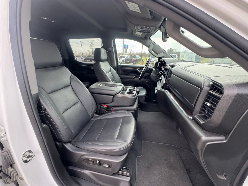 2024 GMC Sierra 1500 SLT - Photo 19