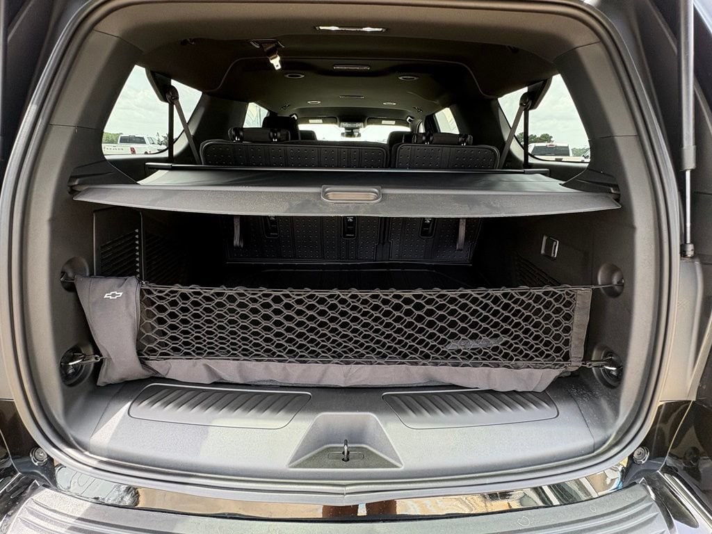 2026 Chevrolet Suburban LS - Photo 18