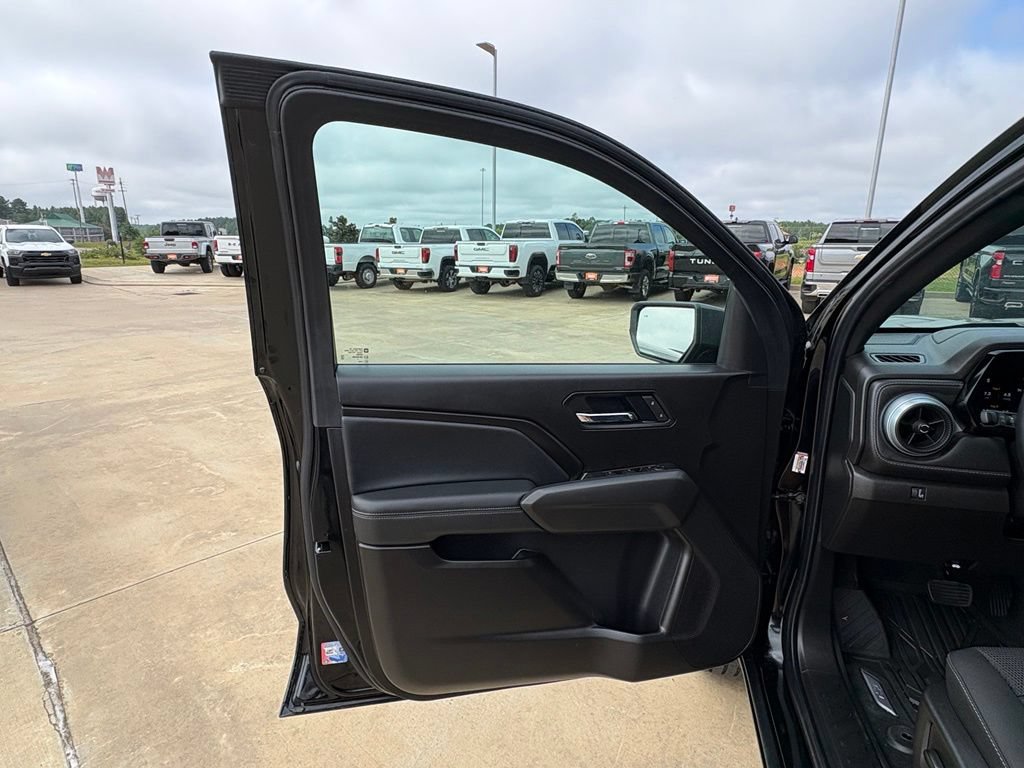 2026 Chevrolet Colorado LT - Photo 9