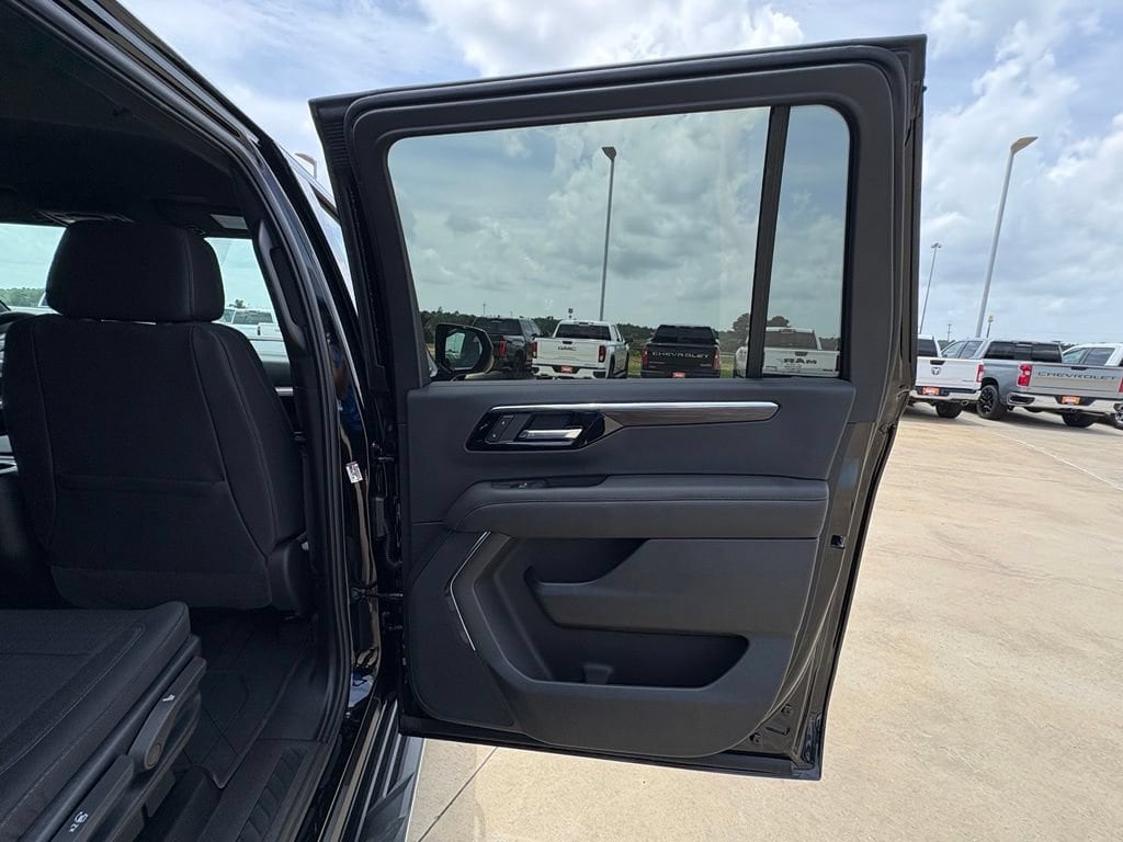 2026 Chevrolet Suburban LS - Photo 19