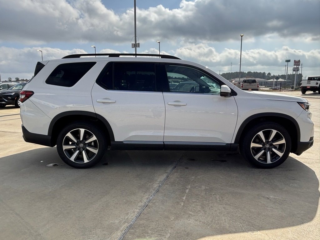 Used 2023 Honda Pilot Elite SUV