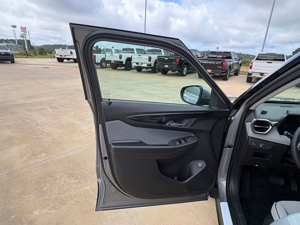 2026 Chevrolet Trailblazer LT - Photo 9
