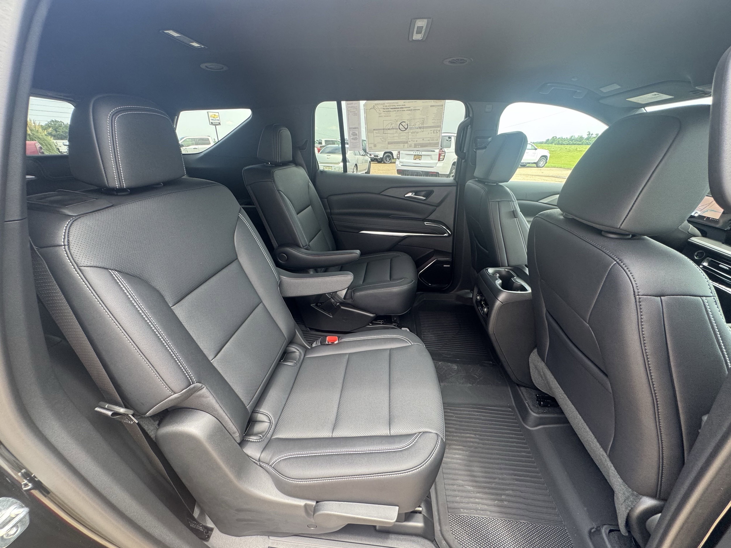 2025 Chevrolet Traverse LT - Photo 23
