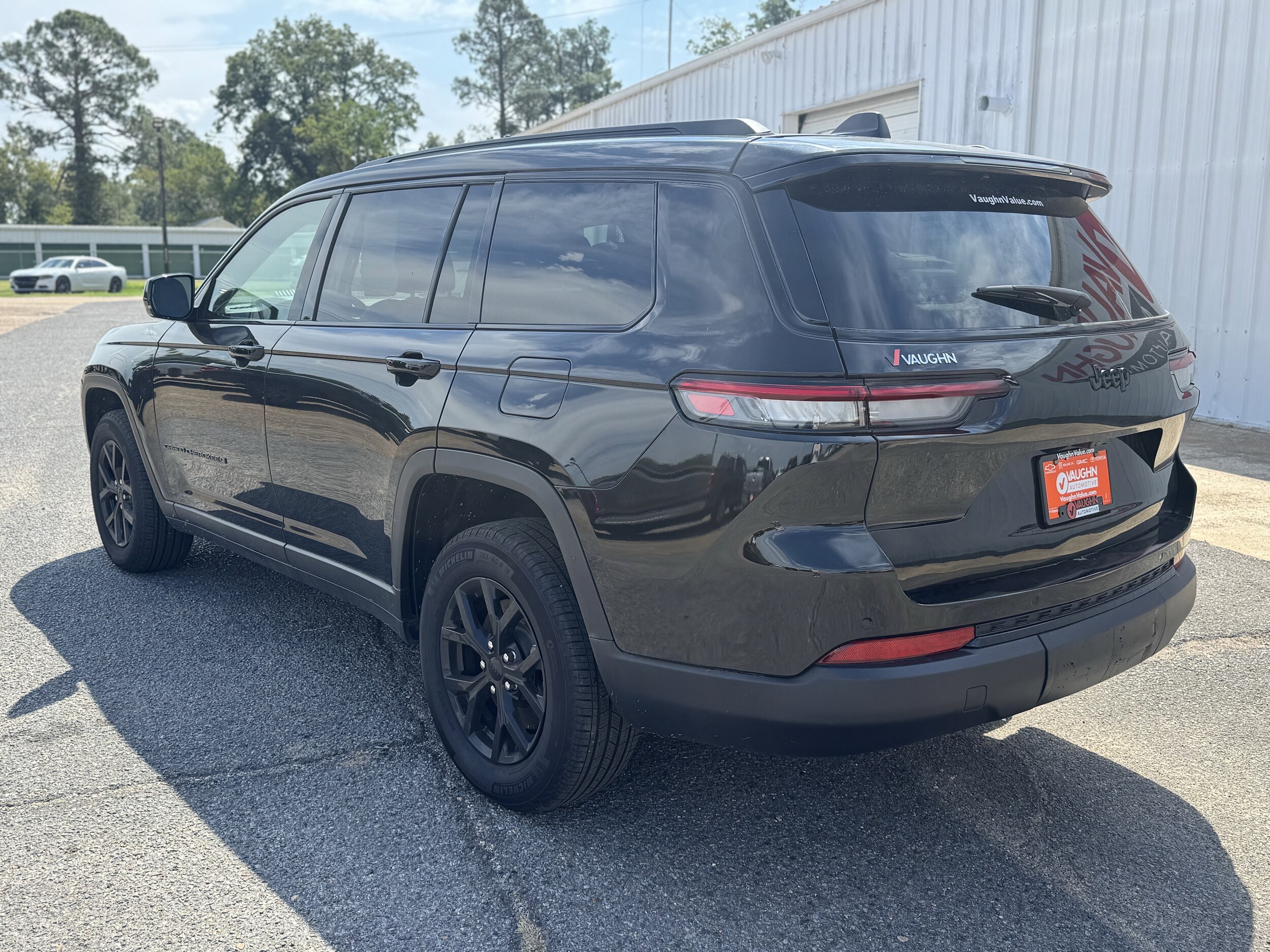 2024 Jeep Grand Cherokee L photo 3