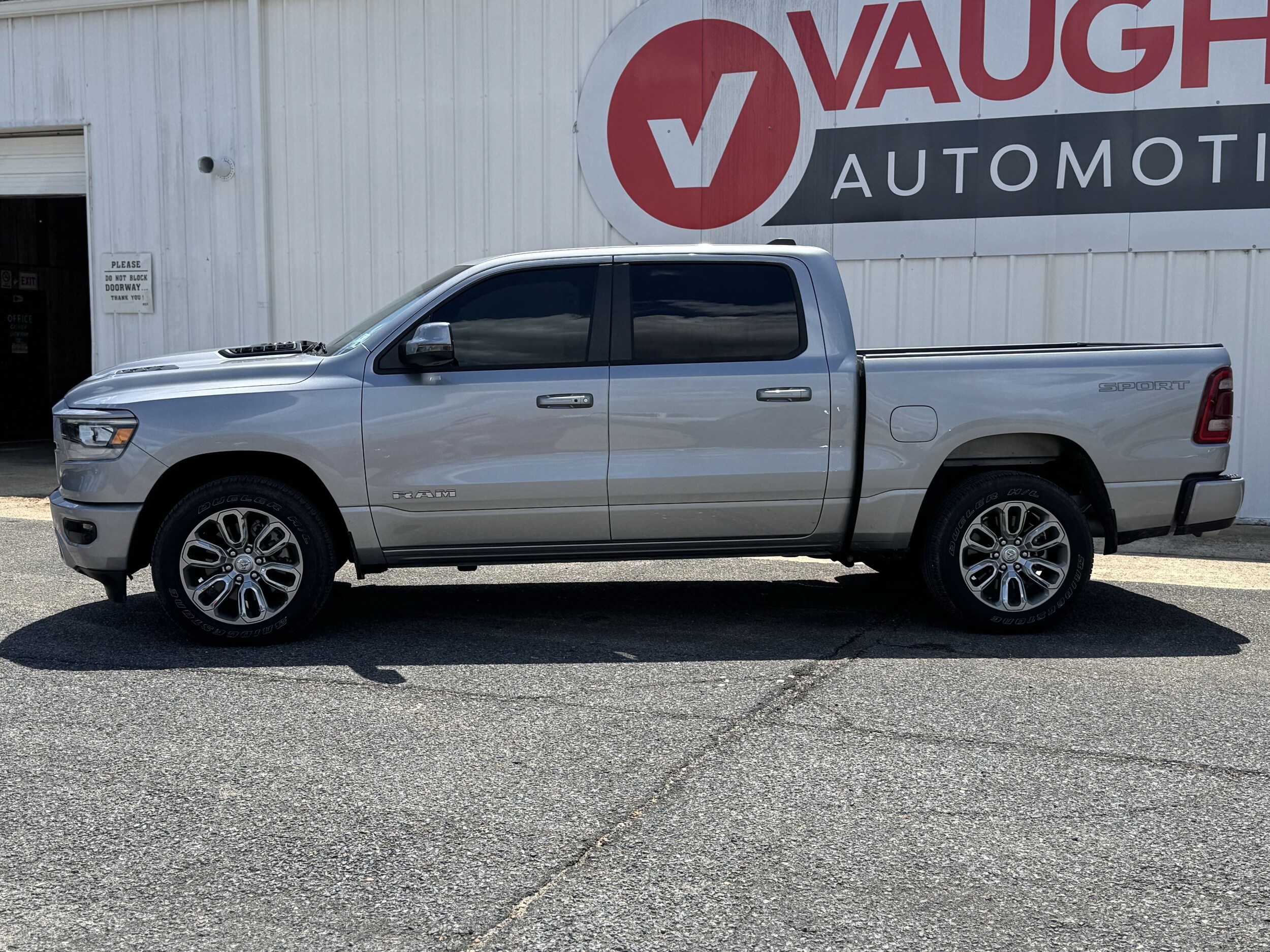 2023 Ram 1500 Laramie photo 2
