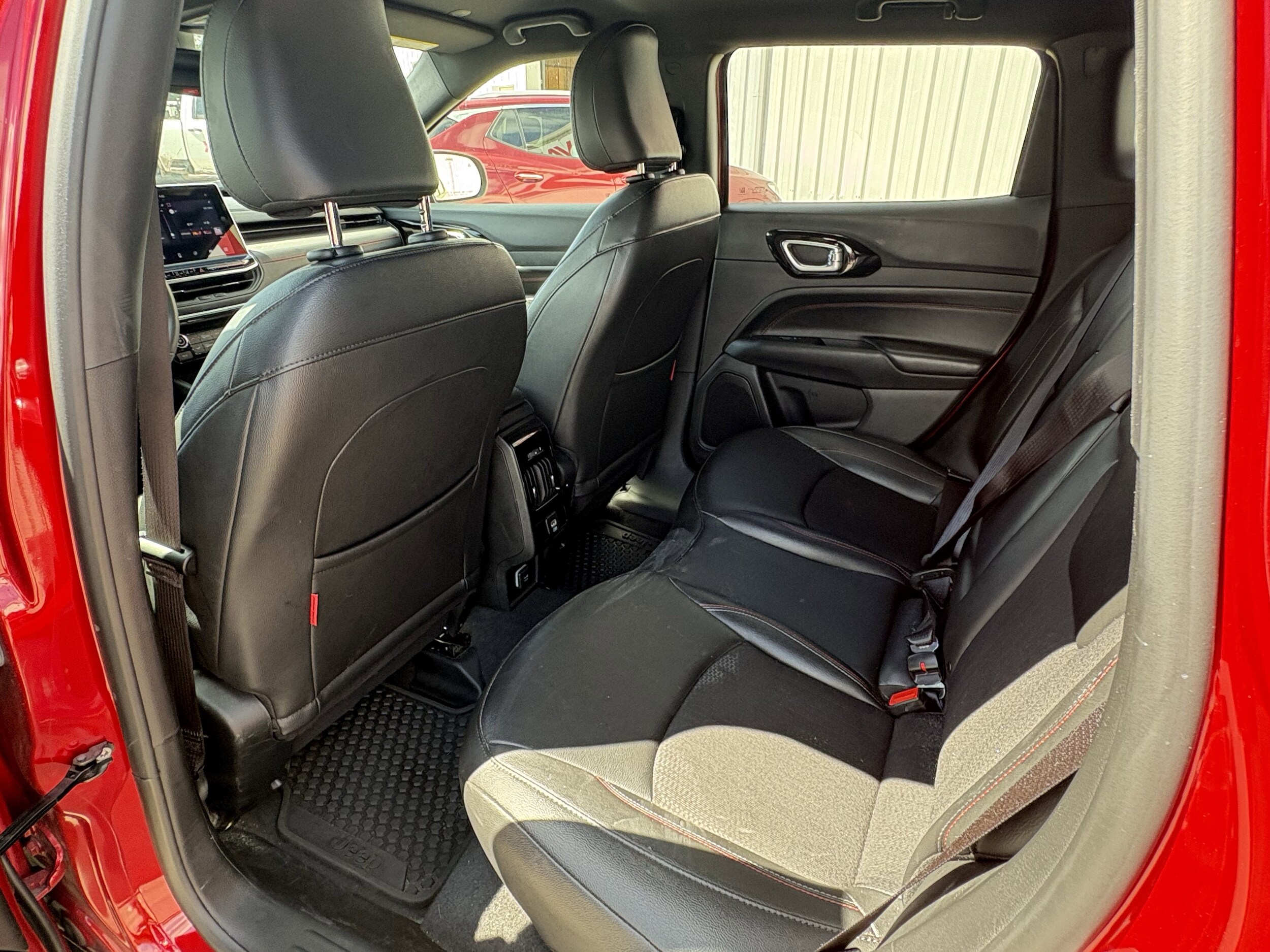 2025 Jeep Compass Trailhawk - Photo 16