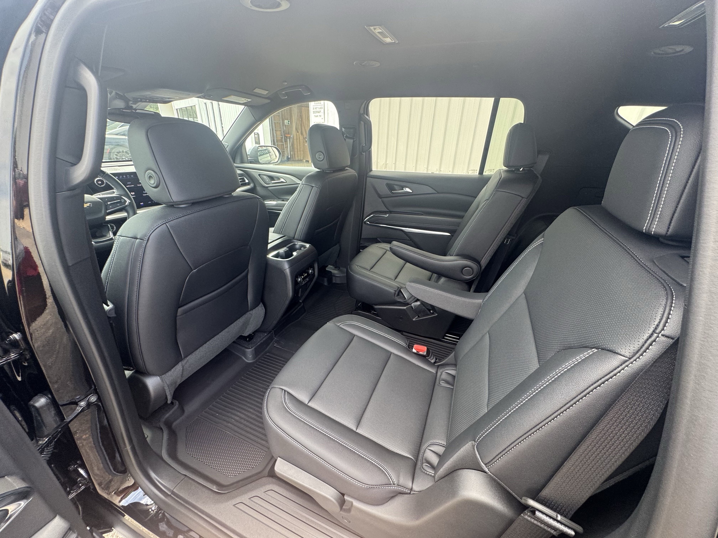 2025 Chevrolet Traverse LT - Photo 17